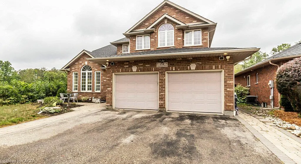 3 bed, 3.0 bath, 2865 sqft, $4,200 — Photo 2