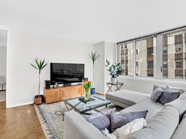 235 East 40th Street image 5 of 20