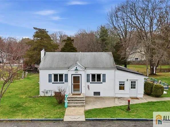 251 Matchaponix Ave, Monroe Township, NJ 08831