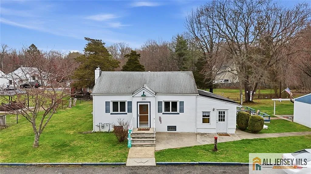 251 Matchaponix Ave photo 1