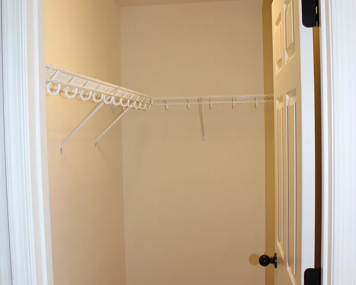 1033 Wellington Dr — Photo 11