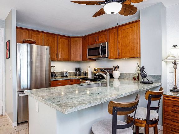 4th image of 75-6016 Alii Dr APT 127