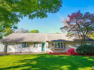 164 Kaywin Rd, Paramus, NJ 07652