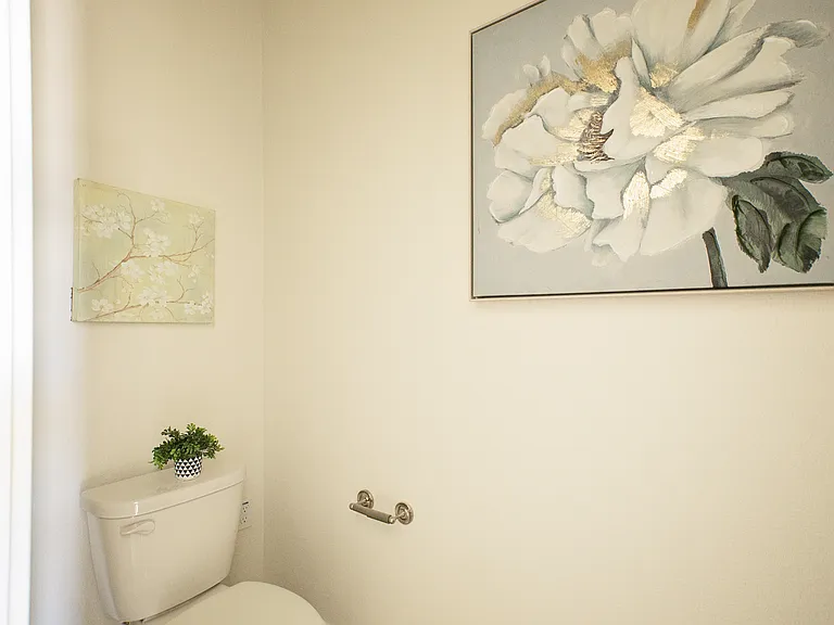 906 N Olive Ave — Photo 5