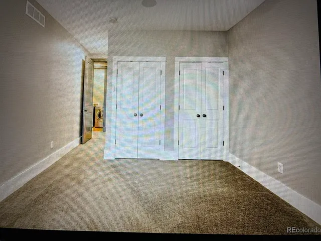 943 N Clarkson St — Photo 15