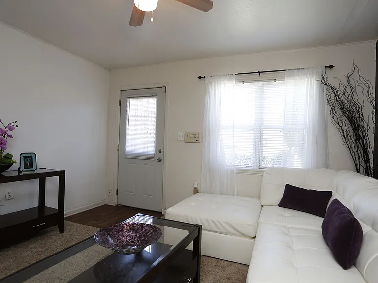 2301 Waverly Dr — Photo 25