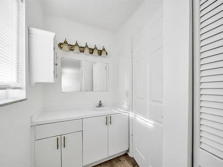 2011 Bay Dr #0 — Photo 10