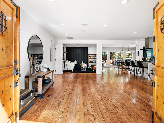 5th image of 7456 Sausalito Ave