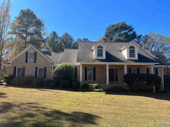 312 Roseland Dr, Rainbow City, AL 35906