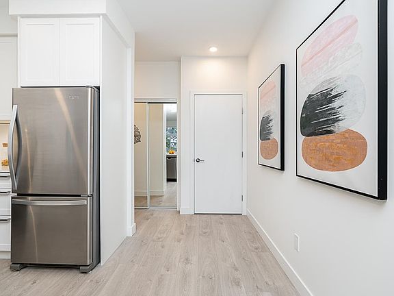 4th image of 808 Gauthier Ave #405