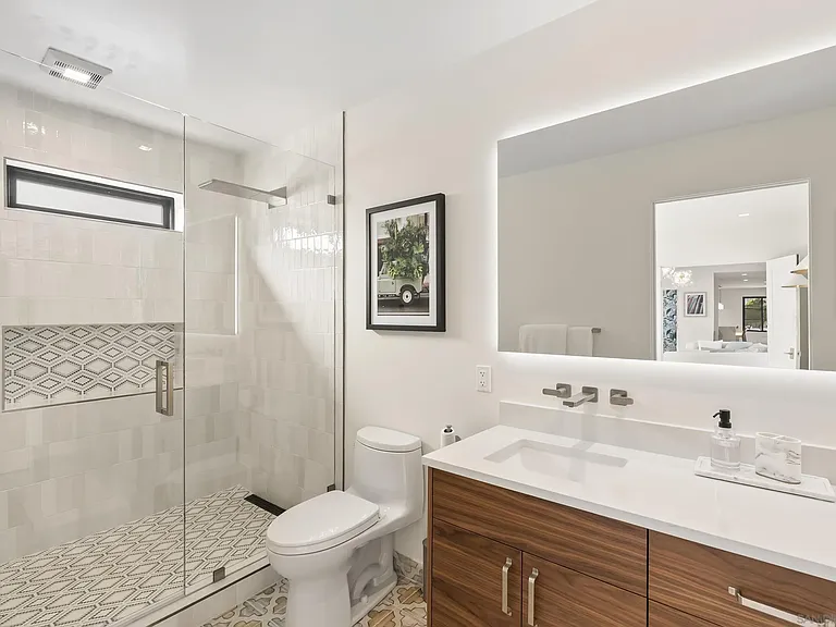 952 Pacific Beach Dr — Photo 16