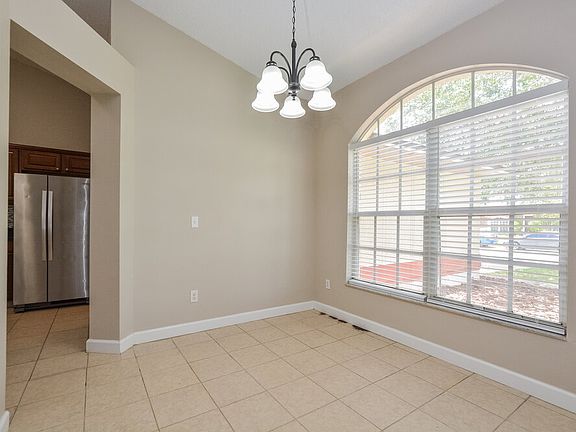 5th image of 1306 Silverthorn Dr