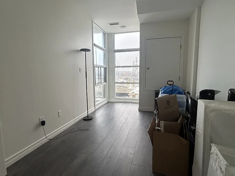 1 Leaside Park Dr #408 — Photo 9