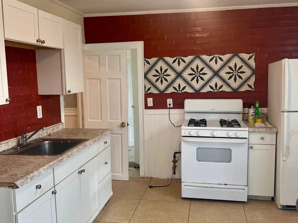 933-935 Central St, Lowell, MA