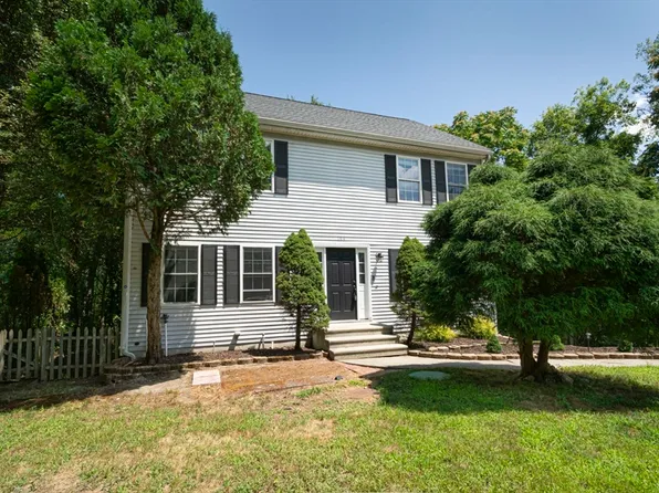 194 Svenson Ave, Worcester, MA 01607