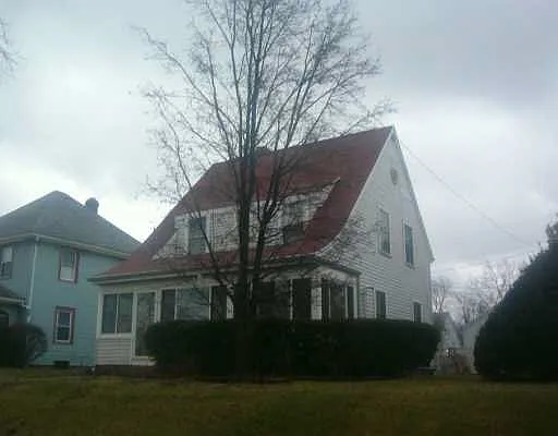 222 E Donmoyer Ave photo 1