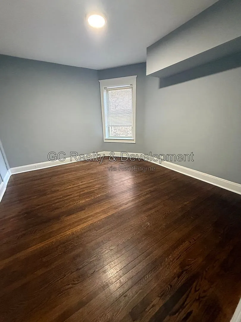 4 bed, 2.0 bath, 1400 sqft, $2,150 — Photo 4