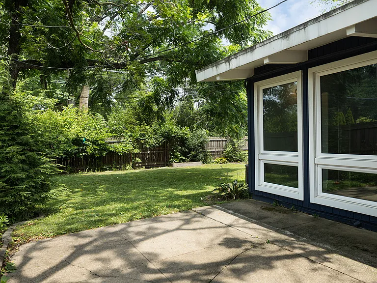 2474 Bristol Rd — Photo 32