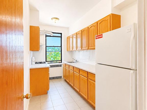 2nd image of 3338 Parsons Boulevard #5