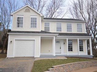 451 Foxridge Dr SW, Leesburg, VA