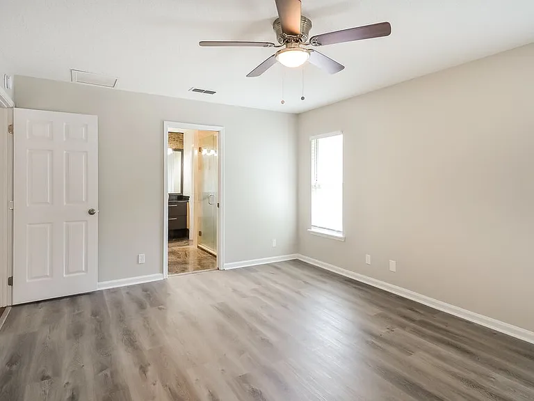 12640 Ashmore Green Dr S — Photo 13