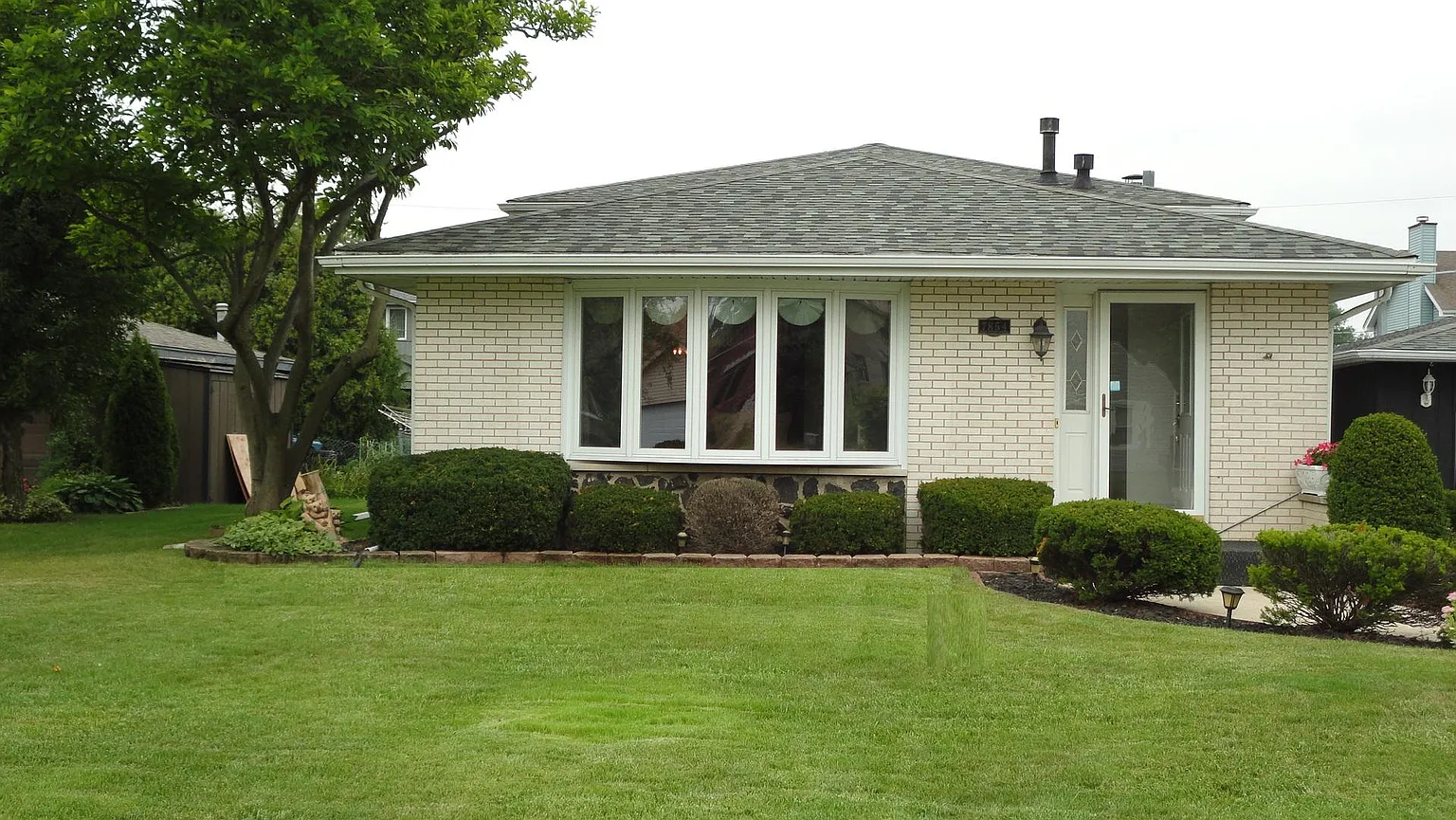 7854 W 100th Pl photo 1