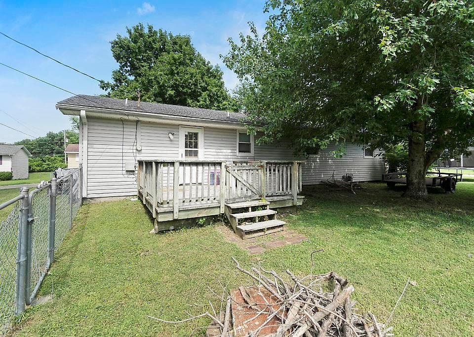 2nd image of 204 Harvard Dr