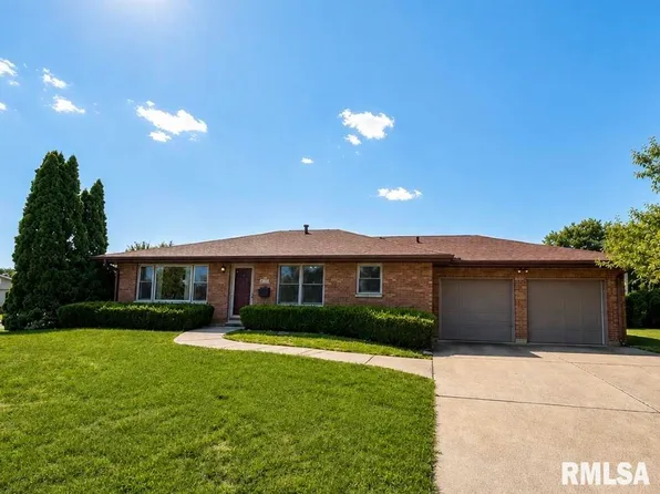 2705 N Woodbine Ter, Peoria, IL 61604