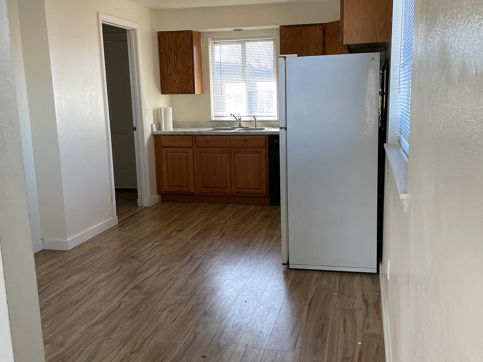2 bed, 1000 sqft, $1,200 — Photo 3