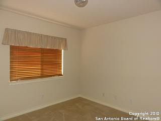3rd image of 651 Meadow Arbor Ln