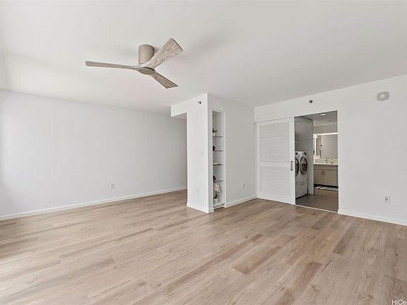 3rd image of 545 Queen St APT 543