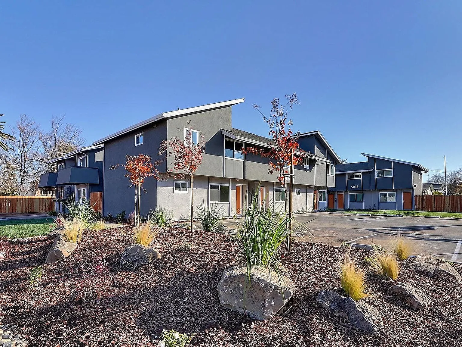 Hollywood Garden Apartments — Photo 2