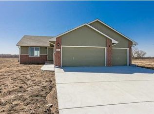 271 W Sunrise Cir, Rose Hill, KS 67133