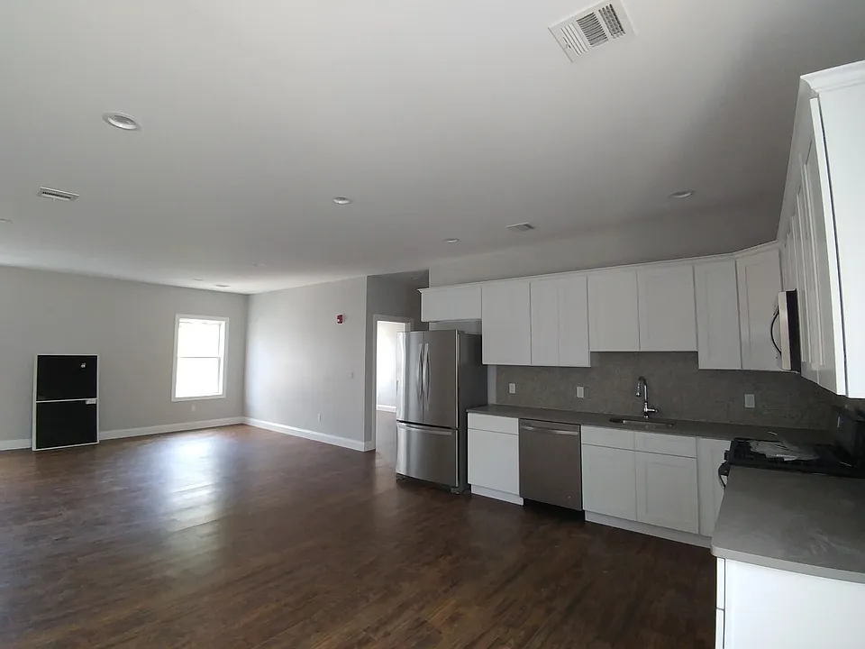 Kitchen/Family - Unit 2