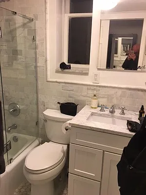 Rented by Bank Neary | media 105