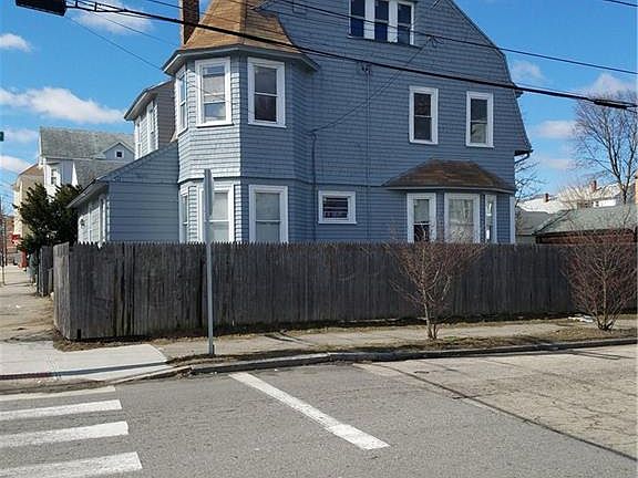 2nd image of 83 Sorrento St