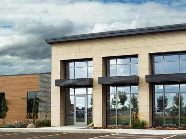 2113 W Wackerly St, Midland, MI 48640