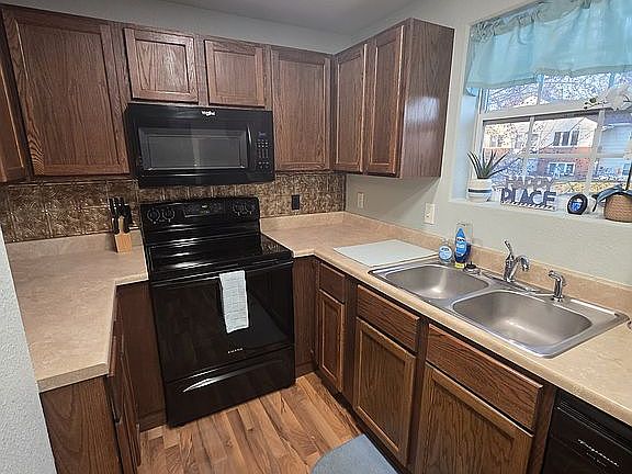 2nd image of 511 E Avenue F