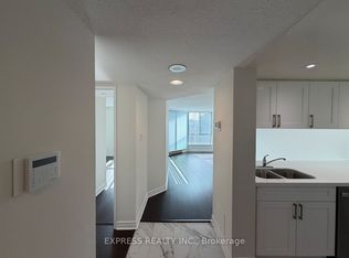 38 Elm St #2711, Toronto, ON M5G2K5