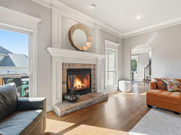 5th image of 104 Village Creek Ct