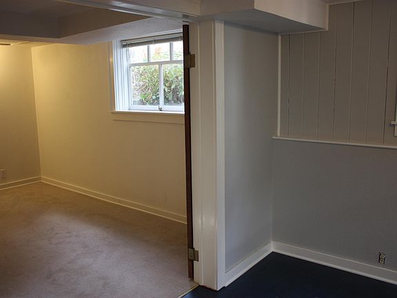 4th image of 7541 11th Ave NE #B