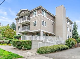 11326 3rd Ave NE APT 204, Seattle, WA 98125
