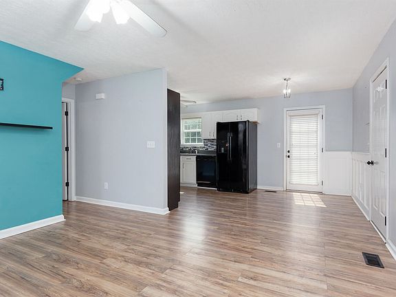 5th image of 423 Bernice Dr