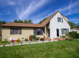 37B Suncrest Dr, Waterford, NY 12188