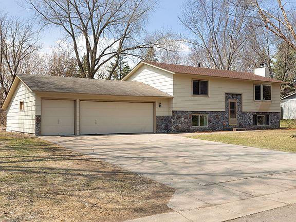 3rd image of 650 Gosiwin Ave