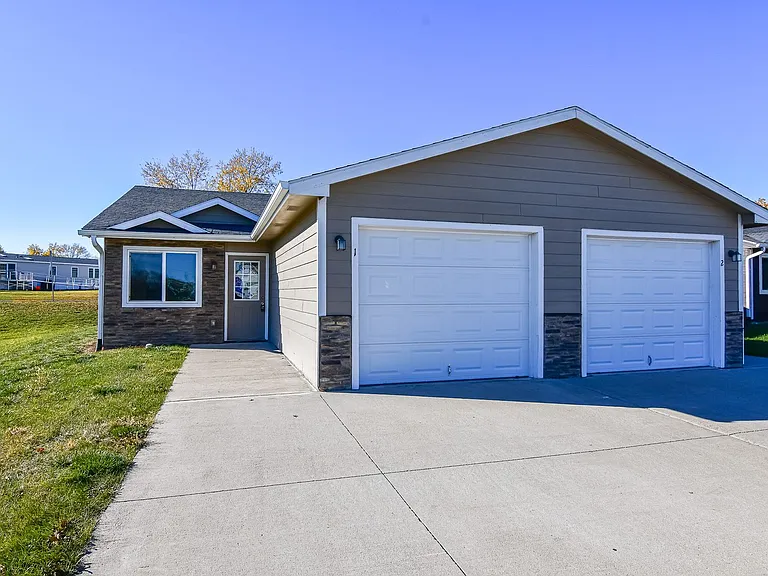 100 Deerwood Dr — Photo 21