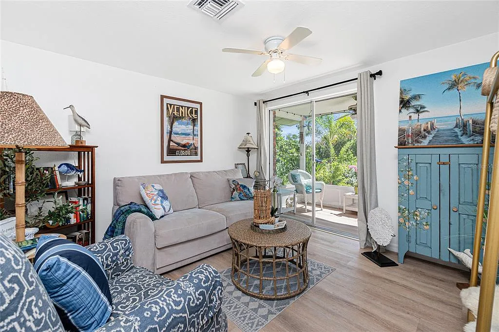 1 bed, 1.0 bath, 840 sqft, $2,300 — Photo 2