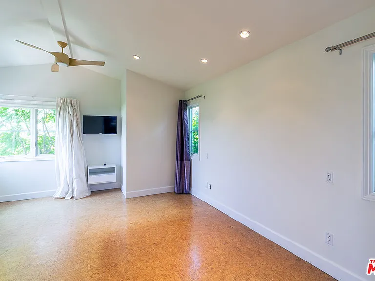 1530 S Sierra Bonita Ave — Photo 9