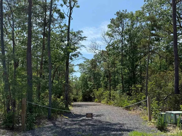 26 Woodside Dr, Dennisville, NJ 08214