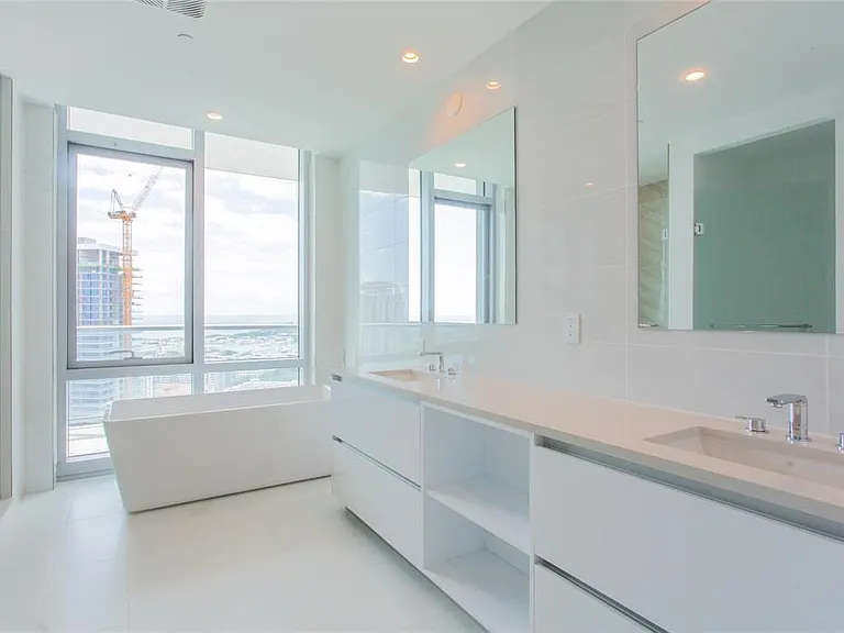 400 Central Ave #2601 — Photo 18